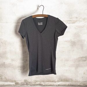 Under Armour HeatGear Fitted V-Neck Short Sleeve Athletic Tee Gray Women’s - Med